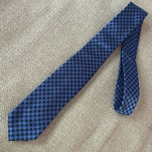 Express blue and navy houndstooth check
